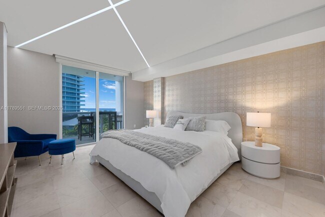Building Photo - 10275 Collins Ave