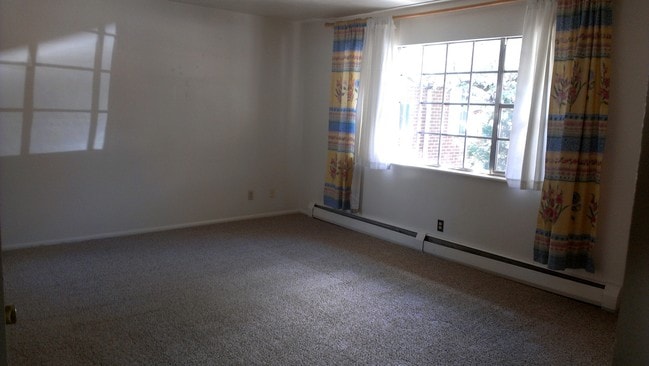 Building Photo - 4465 Comanche Dr