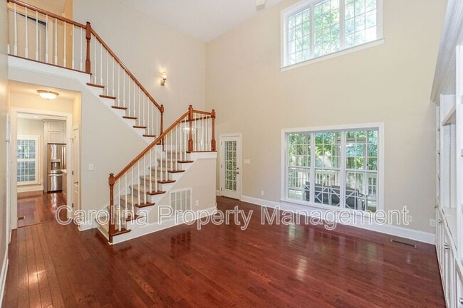 Building Photo - 181 Streamside Pl