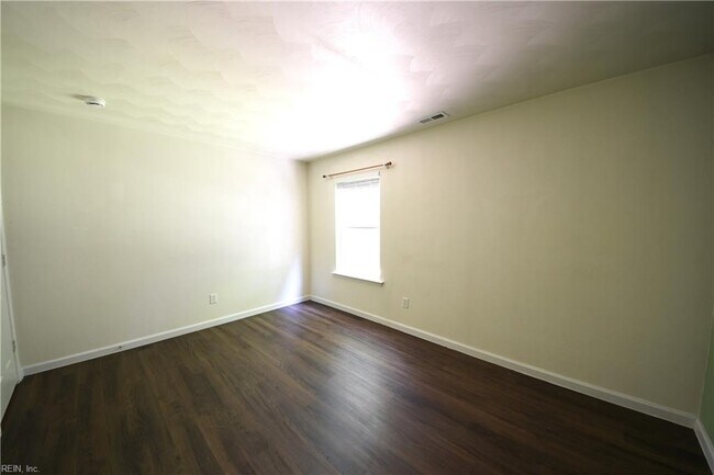 Building Photo - 1109 Lady Ashley Dr