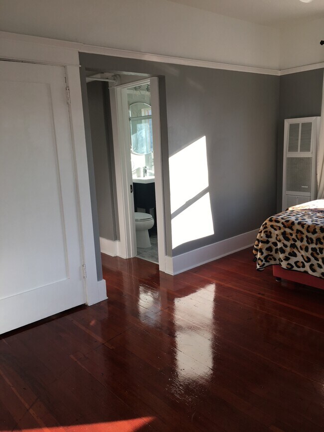 Building Photo - 135 Bonito Ave