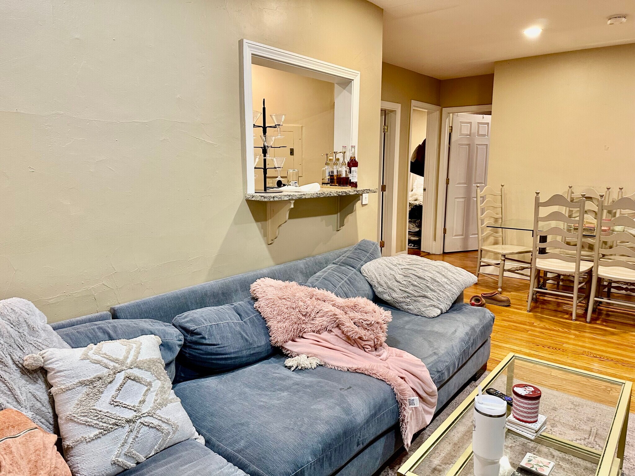 Building Photo - 72 Egmont St