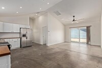 Building Photo - 1546 W Taylor St
