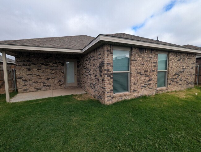 Building Photo - Beautiful Maintained home in Bellfarms