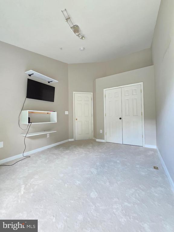 Building Photo - 5033 Kemsley Rd
