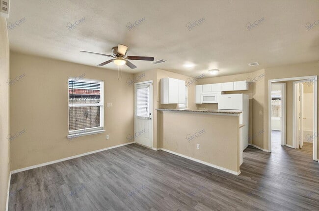 Building Photo - 1317 Village Garden Dr