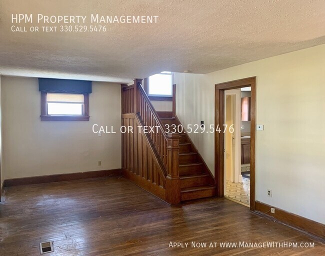 Building Photo - 1525 Miami Ct NE