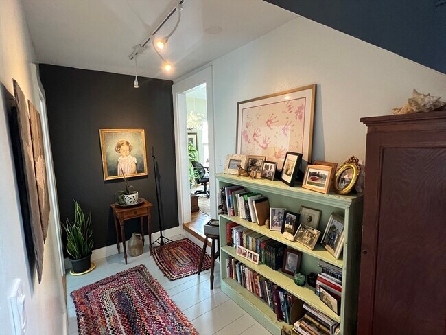 Building Photo - 15 Orchard St