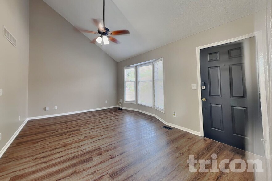 Building Photo - 6449 Roundtree St
