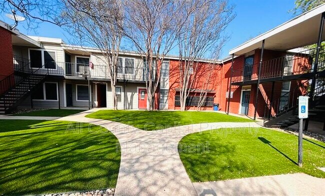 Building Photo - 5426 Menchaca Rd