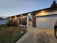 Building Photo - 2318 E Boulevard Ave