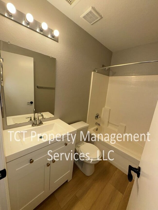 Building Photo - Updated Rent-Ready Home in Gilbert!