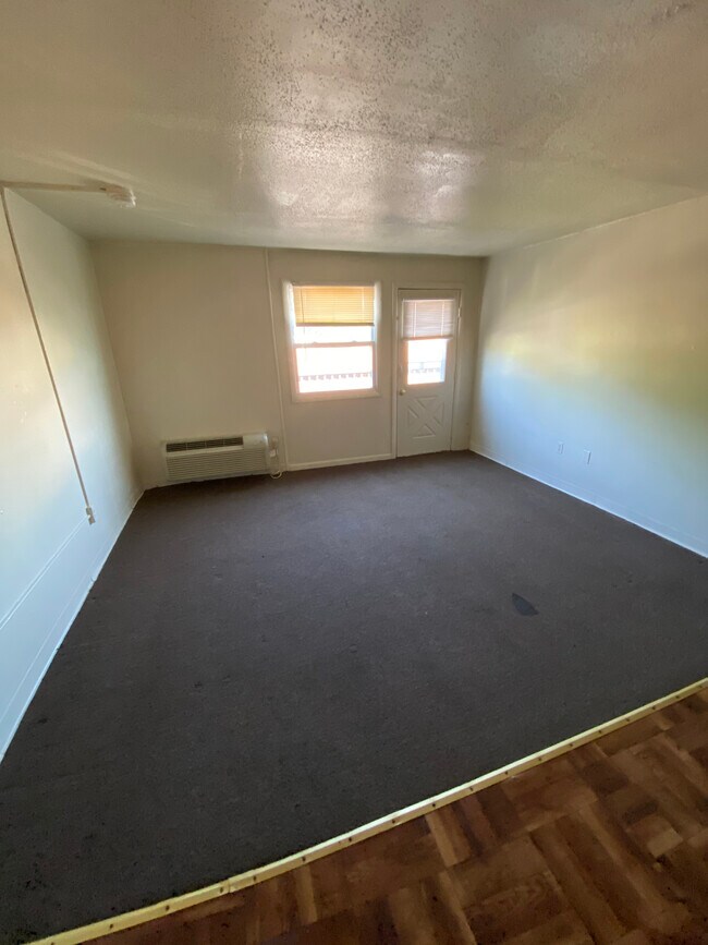 52 Westfield St West Springfield, MA Apartment Finder