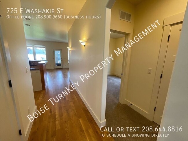 Building Photo - 725 Washakie St E