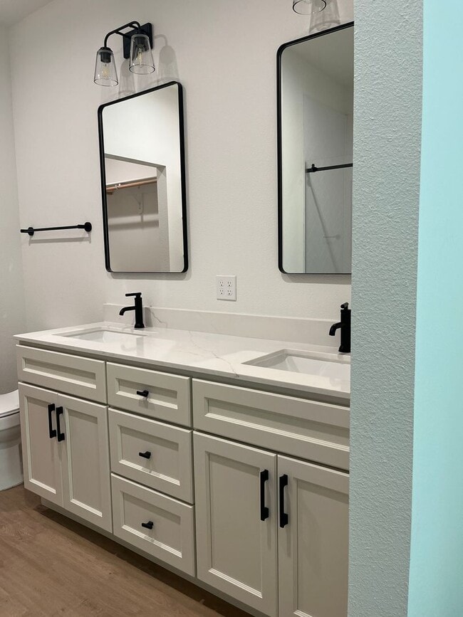 Building Photo - Brand New Build on Old Alturas - ALL Electric with City of Redding Solar!