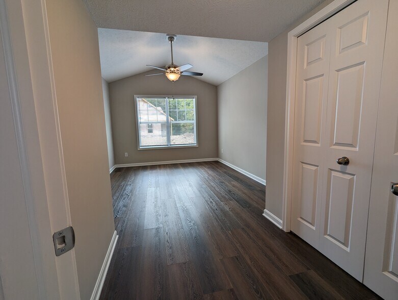 Building Photo - 4264 Stow Rd