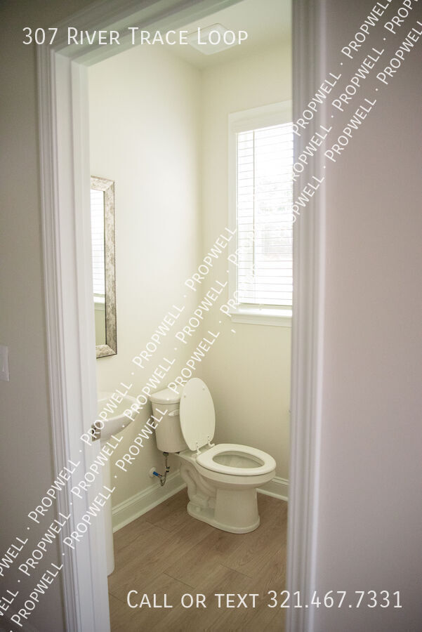 Building Photo - 307 River Trce Lp