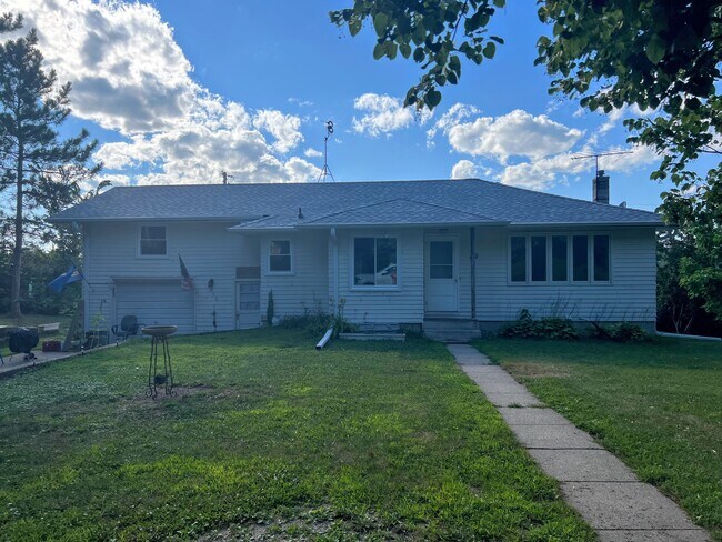 Upper Level of Home - 205 Jackson Ave NW