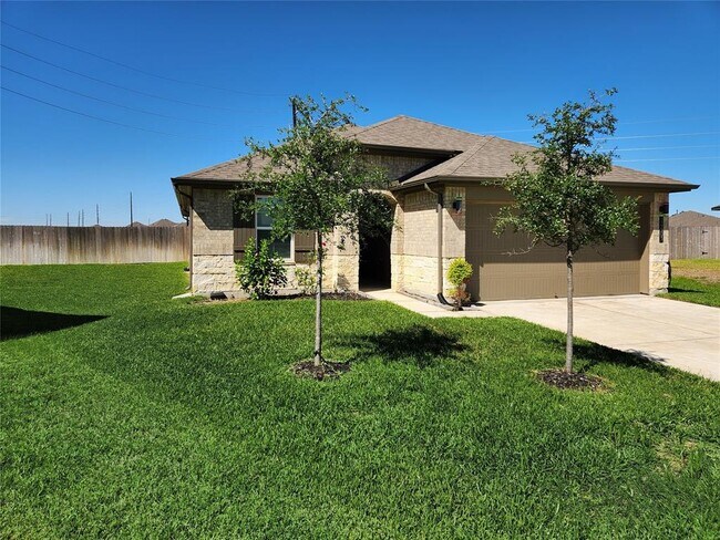 Building Photo - 14503 Rain Tree Dr