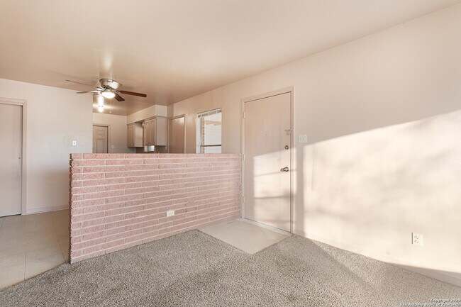 Building Photo - 1603 Peterson Ave