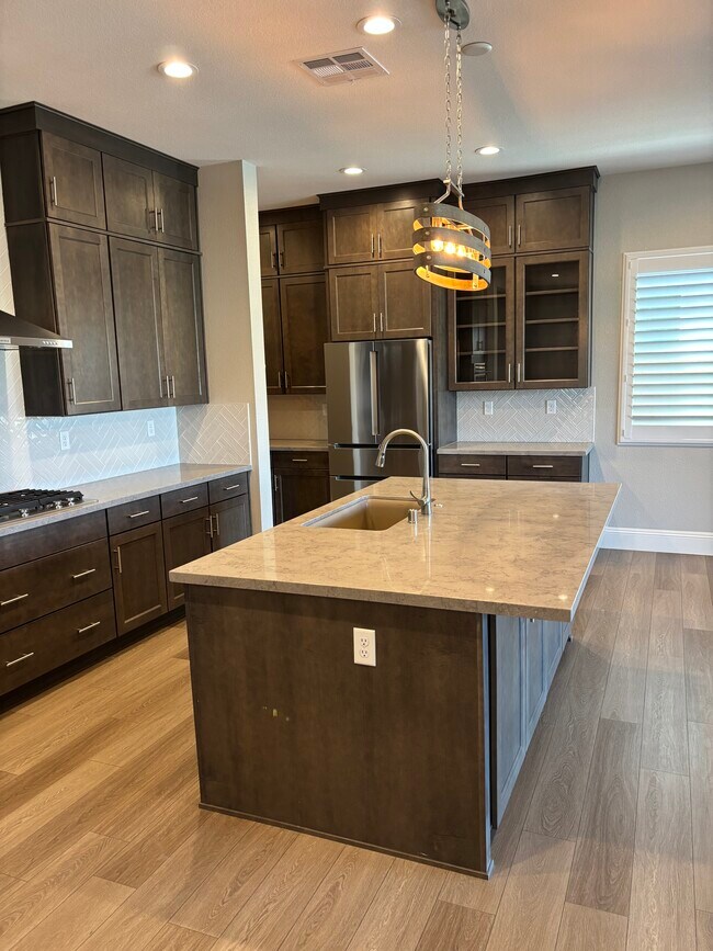 Building Photo - 7392 Rustic Towers Dr