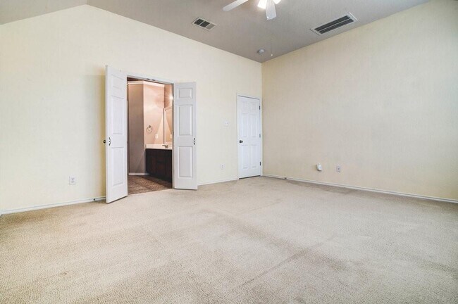 Building Photo - 4501 Dennis Ln
