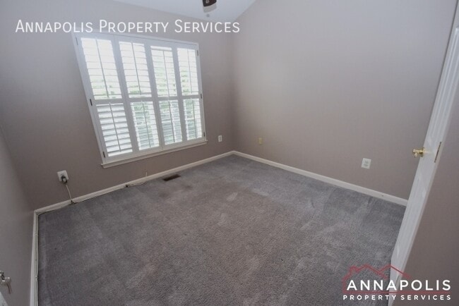 Building Photo - 30 Harbour Heights Dr