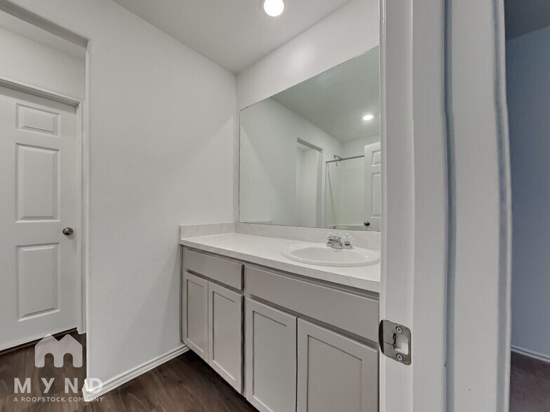 Building Photo - 5225 Elrington Vly Ln