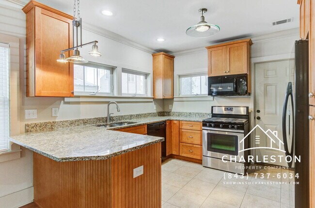 Building Photo - 455 Race St