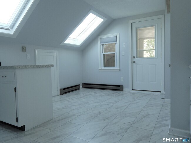 Building Photo - 91 Holden St