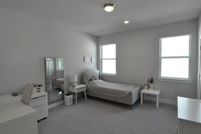 Building Photo - 16804 Roselin Dr
