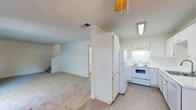 Building Photo - 390 Alameda del Prado