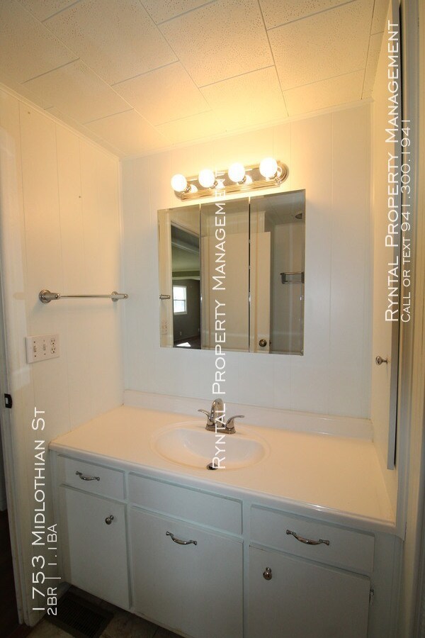 Building Photo - 1753 Midlothian St