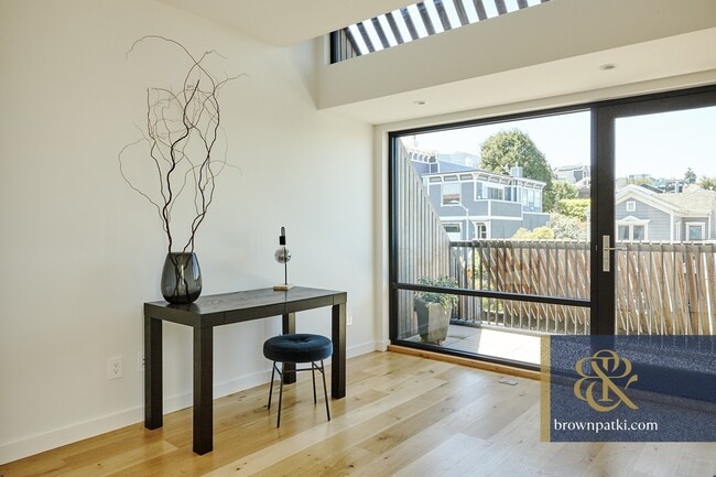 Building Photo - 335 Pennsylvania Ave