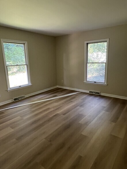 Building Photo - 51 Powell Ave