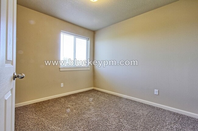 Building Photo - 3 Bed 2.5 Bath Home in Hazel Dell w/ Easy Access to I-5 and SR 500