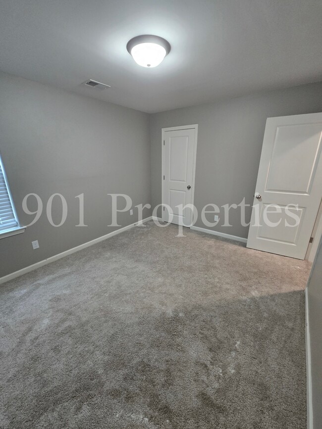 Building Photo - 10131 Macon Rd