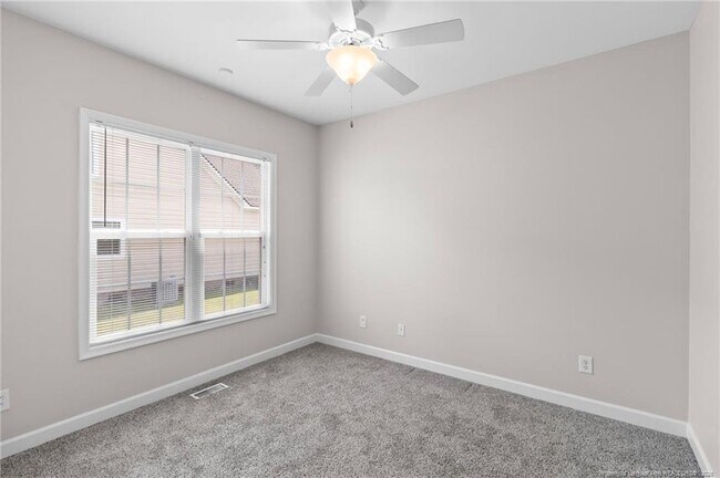Building Photo - 720 Camwheel Dr
