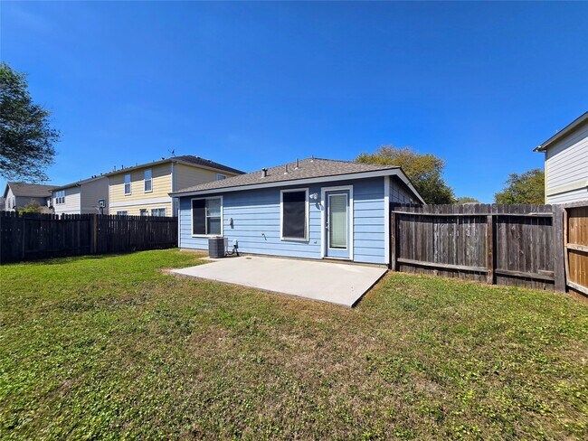 Building Photo - 6527 Fairbrook Park Ln