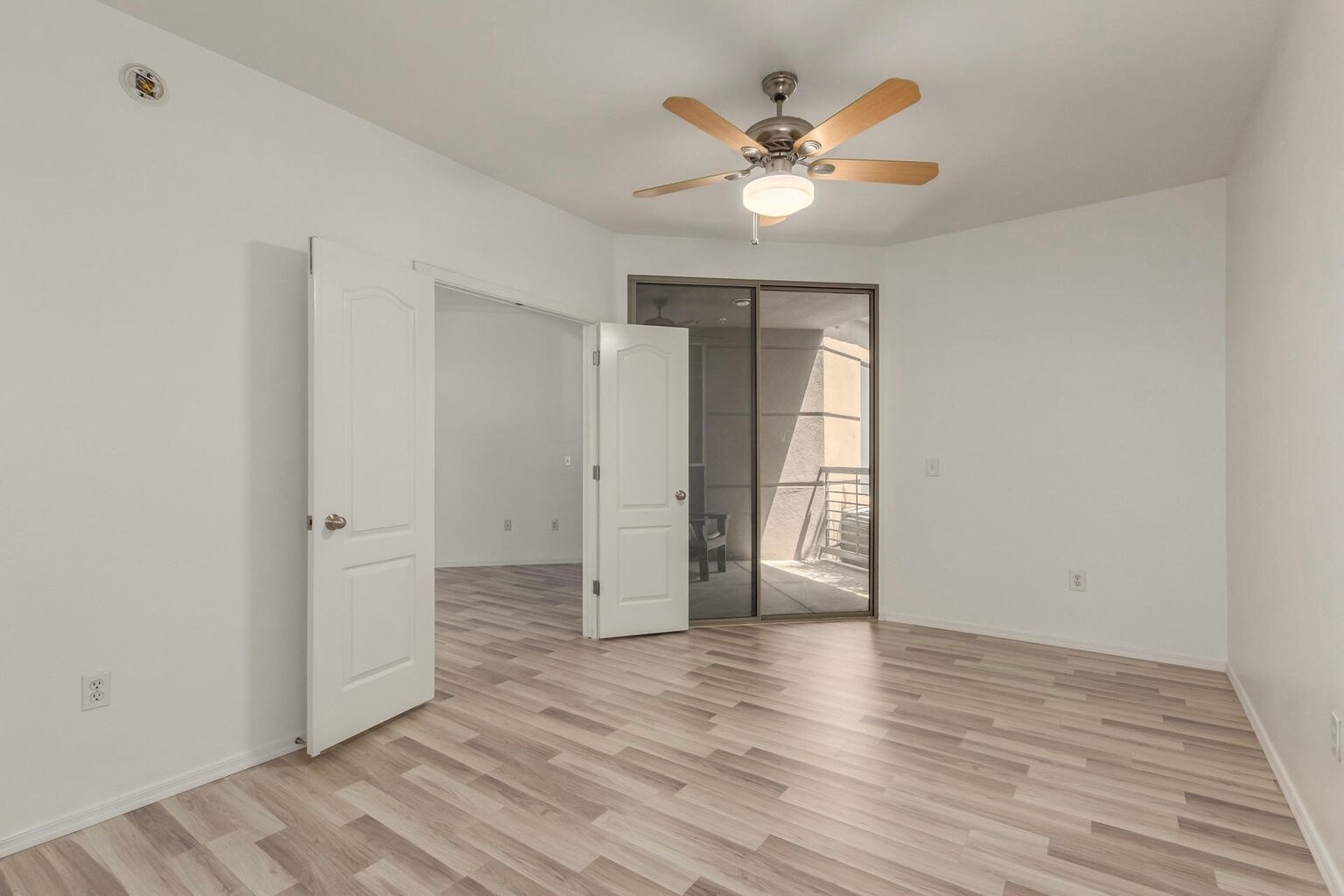 Building Photo - 1701 E Colter St