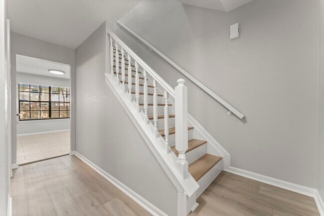 Building Photo - 105 Eagle Rock Cir