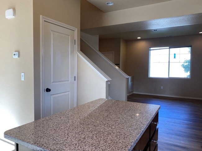 Building Photo - Lovely 3 Bed 2.5 Bath Home in Timbervine