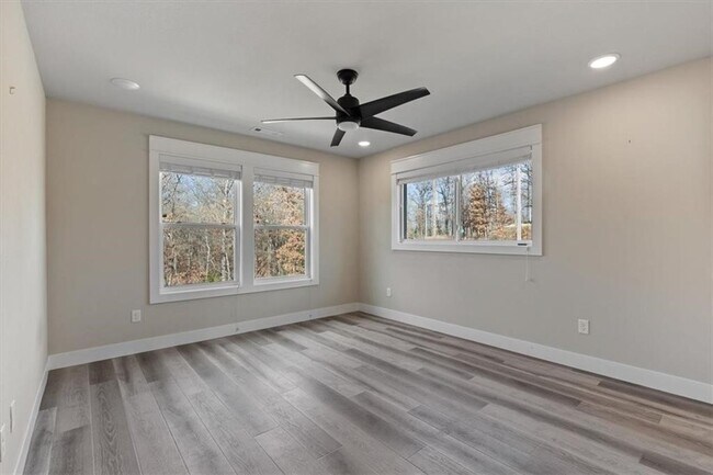 Building Photo - 3 Pickering Dr