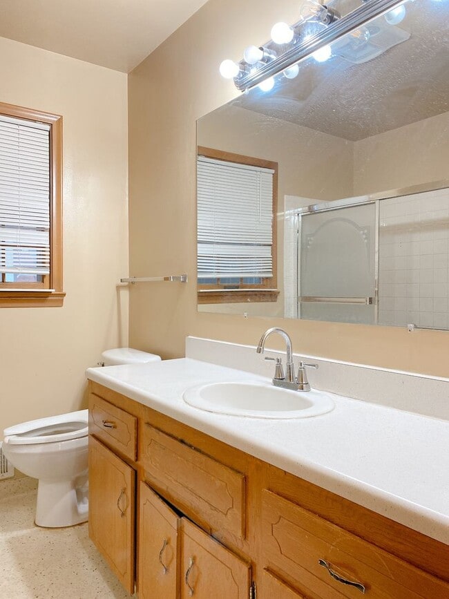 Building Photo - A wonderful 4-bedroom house in the Benson Gardens area - near Walmart Neighborhood Market, Asian ...