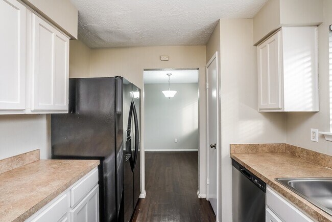 Building Photo - 21035 Rivershadows Ln