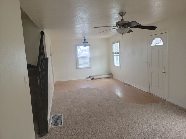 Building Photo - 3 bed, 2 bath house for rent in Shoshone, ID