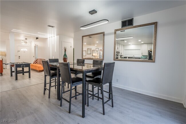 Building Photo - 2364 Belvedere Dr