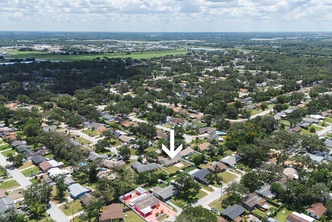 Building Photo - 7504 N Sanibel Cir