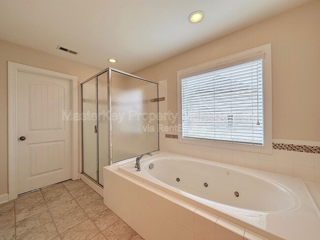 Building Photo - 906 Keaton Ridge Court