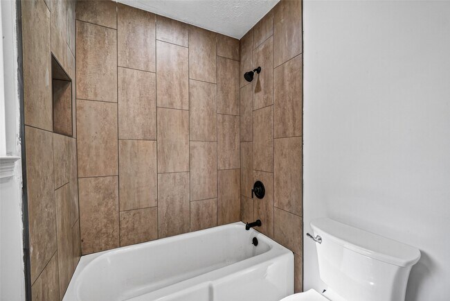 Building Photo - 3910 Chile Dr